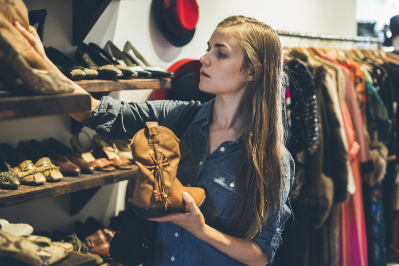 shopper looking for apparel featured image